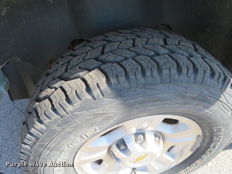 image for item DE6865 2010 Chevrolet Silverado 2500HD LT Crew Cab pickup truck