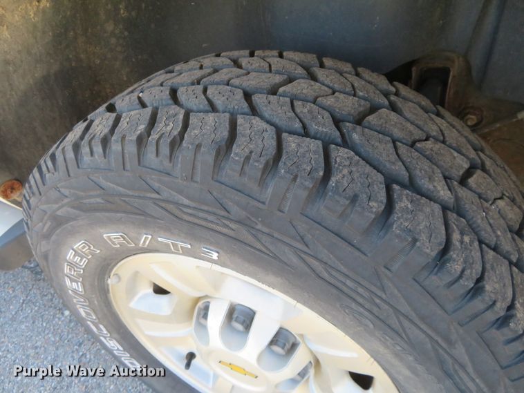 image for item DE6865 2010 Chevrolet Silverado 2500HD LT Crew Cab pickup truck