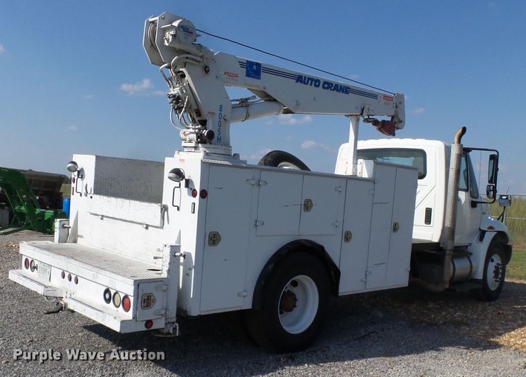 image for item DE7977 2013 International DuraStar 4300 utility truck with crane