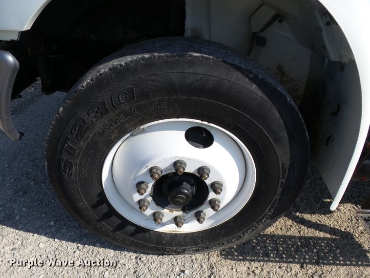 image for item DE7977 2013 International DuraStar 4300 utility truck with crane