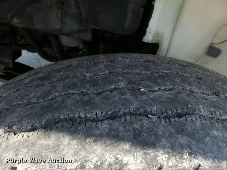 image for item DE7977 2013 International DuraStar 4300 utility truck with crane