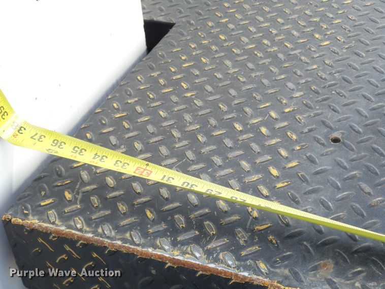 image for item DE7977 2013 International DuraStar 4300 utility truck with crane