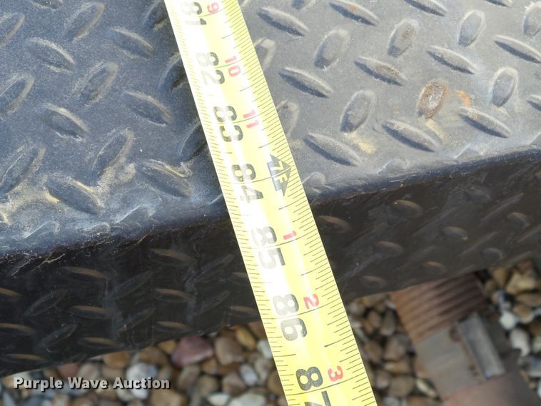 image for item DE7977 2013 International DuraStar 4300 utility truck with crane