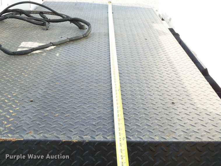 image for item DE7977 2013 International DuraStar 4300 utility truck with crane