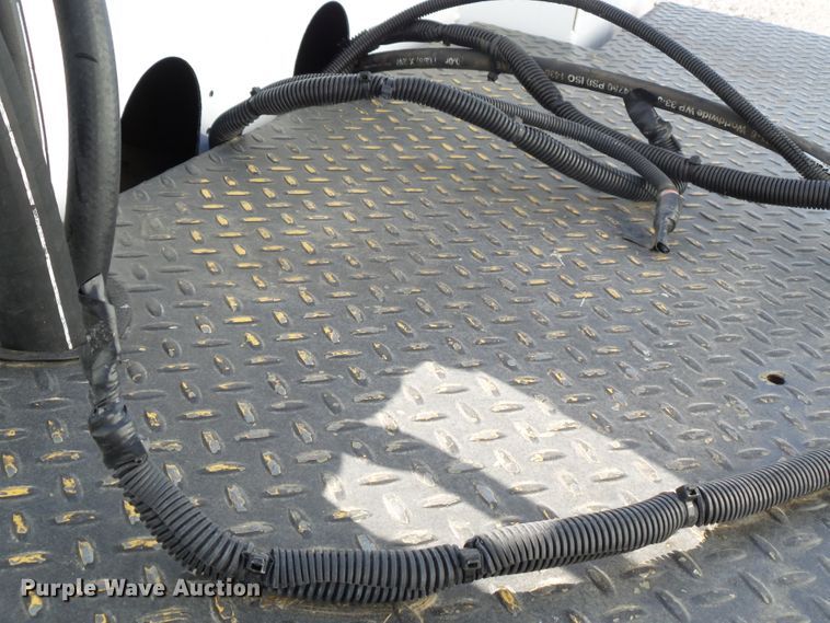 image for item DE7977 2013 International DuraStar 4300 utility truck with crane