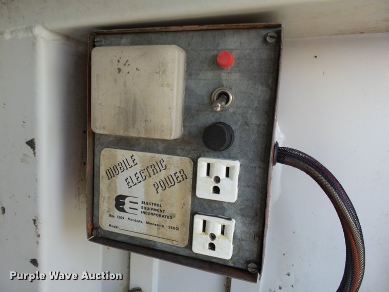 image for item DE7977 2013 International DuraStar 4300 utility truck with crane