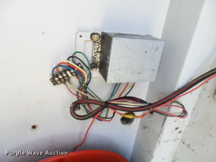 image for item DE7977 2013 International DuraStar 4300 utility truck with crane