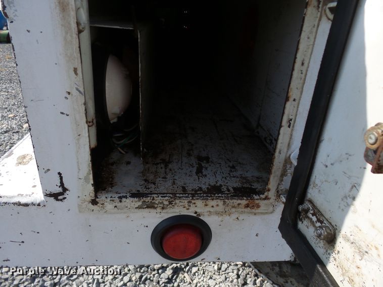 image for item DE7977 2013 International DuraStar 4300 utility truck with crane