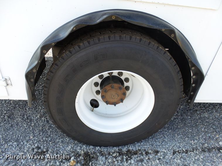 image for item DE7977 2013 International DuraStar 4300 utility truck with crane