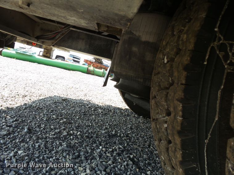 image for item DE7977 2013 International DuraStar 4300 utility truck with crane