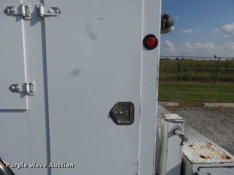 image for item DE7977 2013 International DuraStar 4300 utility truck with crane