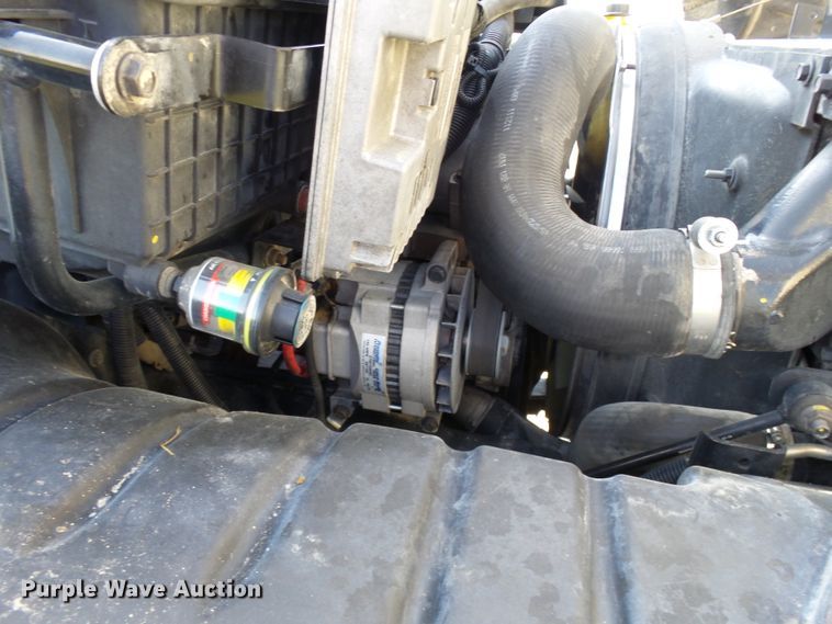 image for item DE7977 2013 International DuraStar 4300 utility truck with crane