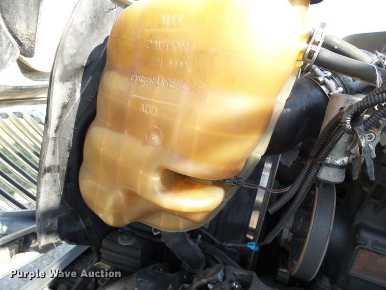 image for item DE7977 2013 International DuraStar 4300 utility truck with crane