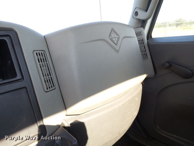 image for item DE7977 2013 International DuraStar 4300 utility truck with crane