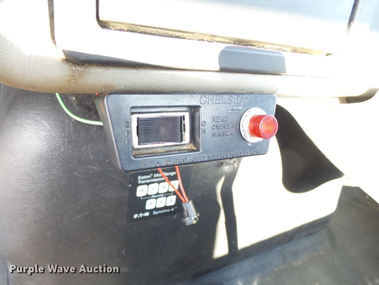 image for item DE7977 2013 International DuraStar 4300 utility truck with crane