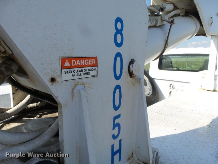 image for item DE7977 2013 International DuraStar 4300 utility truck with crane