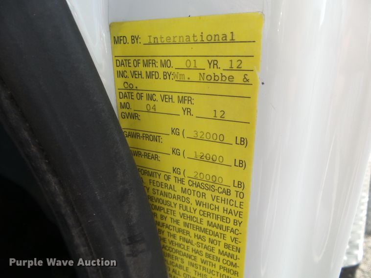 image for item DE7977 2013 International DuraStar 4300 utility truck with crane