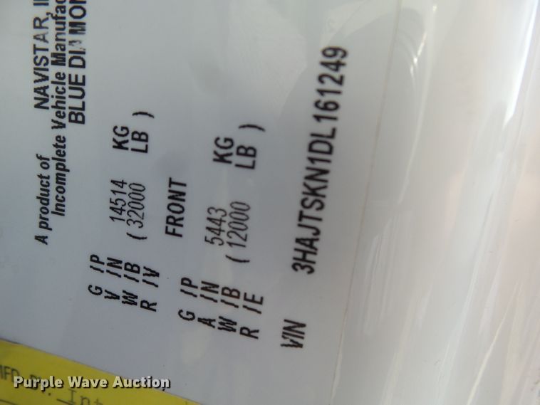 image for item DE7977 2013 International DuraStar 4300 utility truck with crane