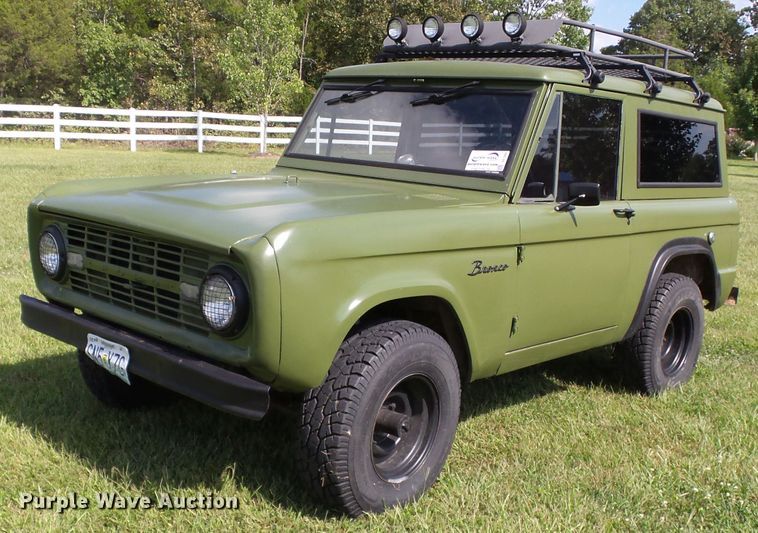 image for item DE7980 1967 Ford Bronco SUV