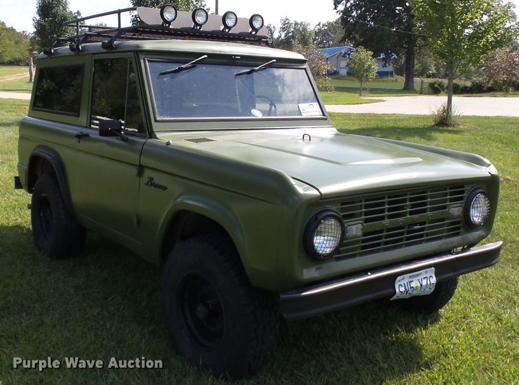 image for item DE7980 1967 Ford Bronco SUV