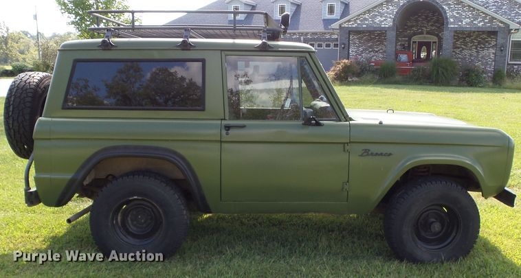 image for item DE7980 1967 Ford Bronco SUV