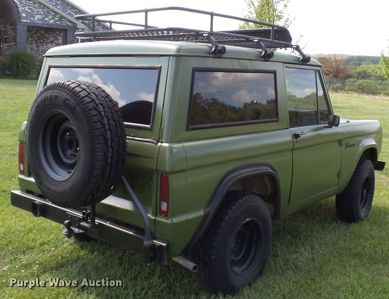 image for item DE7980 1967 Ford Bronco SUV