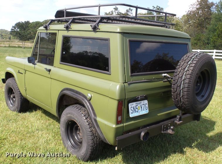 image for item DE7980 1967 Ford Bronco SUV