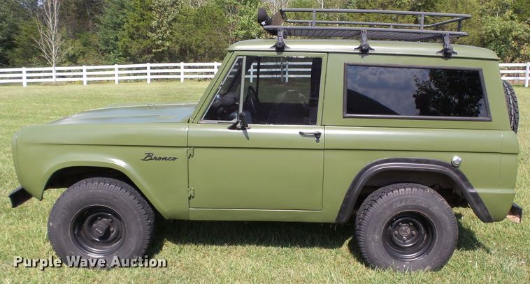 image for item DE7980 1967 Ford Bronco SUV