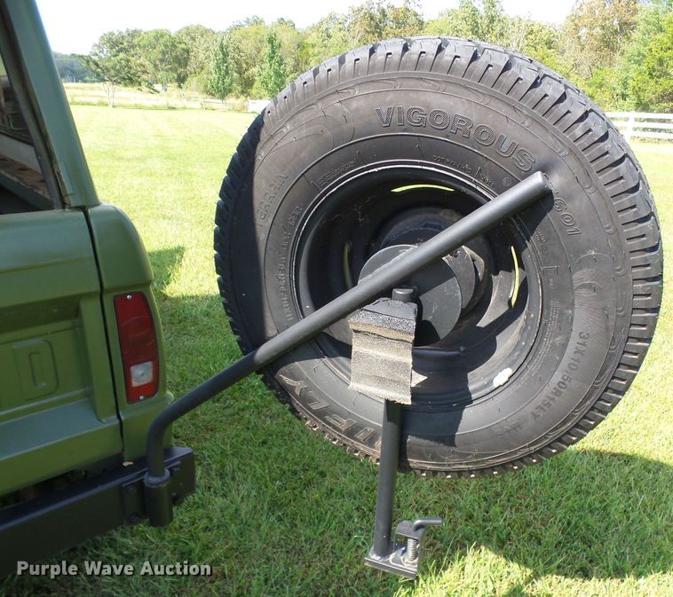 image for item DE7980 1967 Ford Bronco SUV