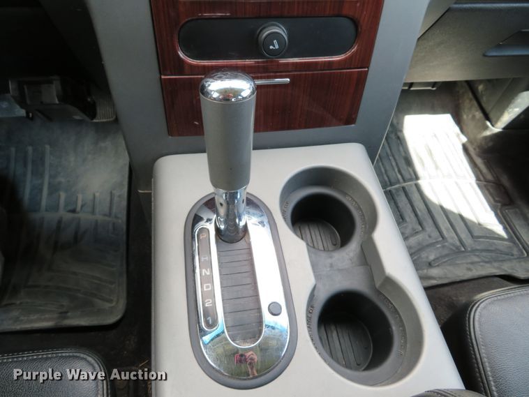 image for item DE8148 2007 Ford F150 Lariat SuperCrew pickup truck