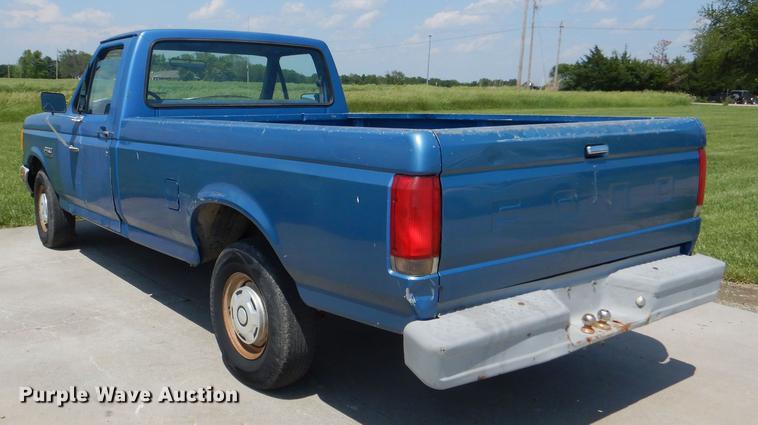 image for item DG1152 1989 Ford F150 pickup truck