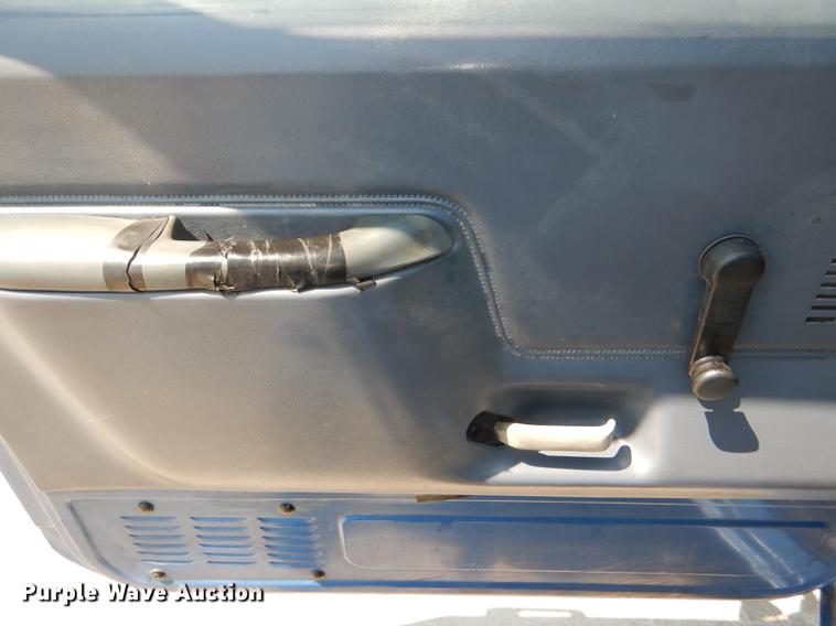 image for item DG1152 1989 Ford F150 pickup truck