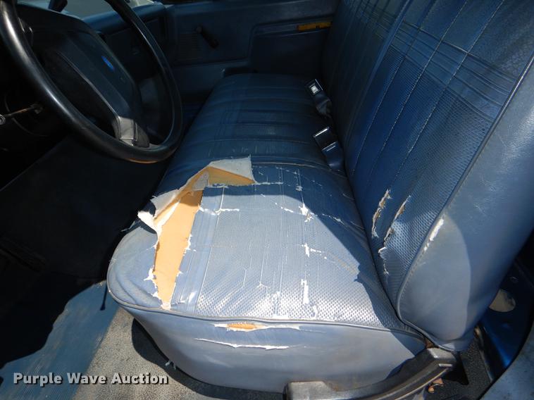 image for item DG1152 1989 Ford F150 pickup truck