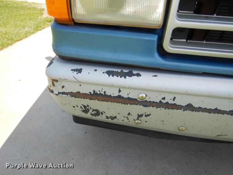 image for item DG1152 1989 Ford F150 pickup truck