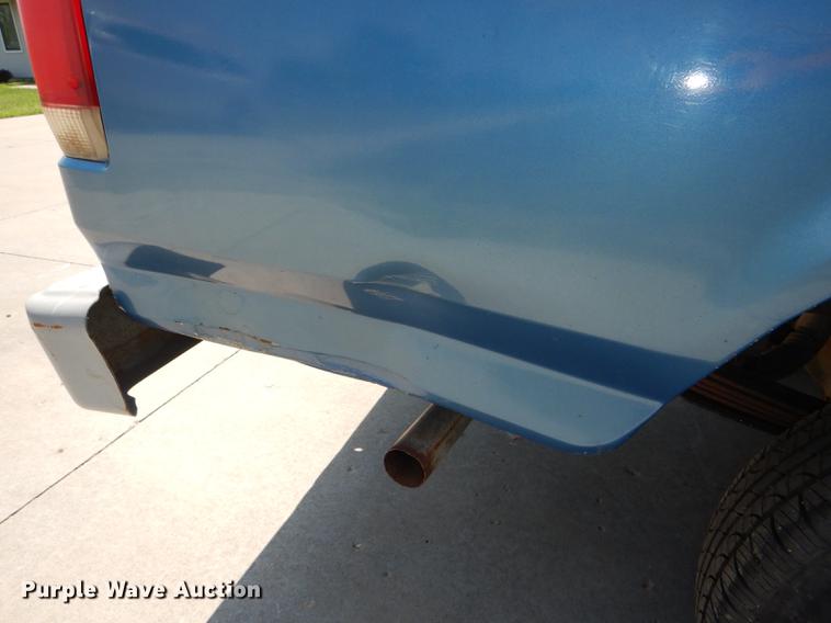 image for item DG1152 1989 Ford F150 pickup truck