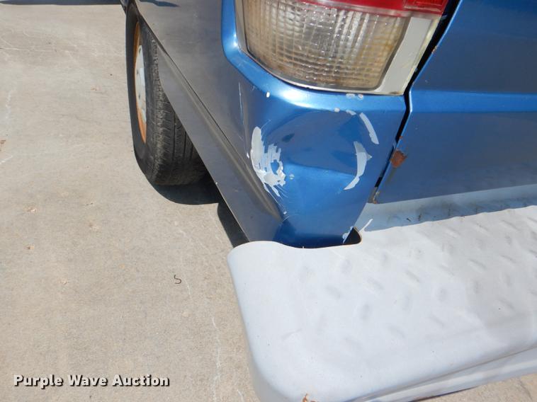 image for item DG1152 1989 Ford F150 pickup truck