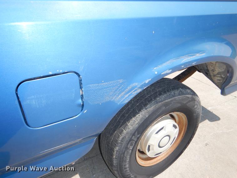 image for item DG1152 1989 Ford F150 pickup truck