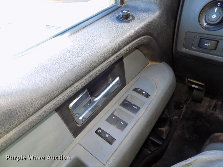 image for item DG2439 2013 Ford F150 XLT SuperCab pickup truck