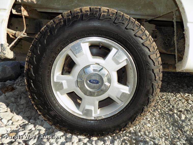 image for item DG2439 2013 Ford F150 XLT SuperCab pickup truck