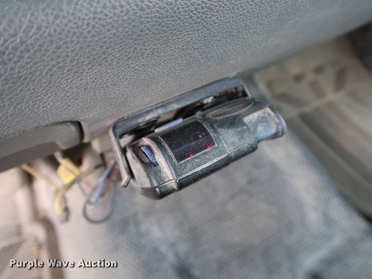 image for item DG4124 2009 Chevrolet Silverado 2500HD Crew Cab flatbed pickup truck