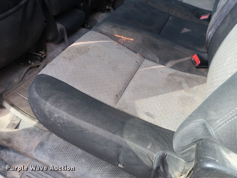 image for item DG4124 2009 Chevrolet Silverado 2500HD Crew Cab flatbed pickup truck