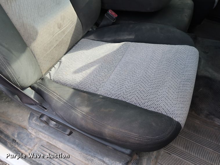 image for item DG4124 2009 Chevrolet Silverado 2500HD Crew Cab flatbed pickup truck