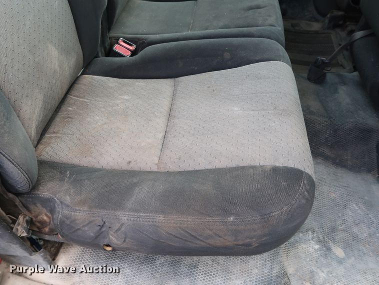 image for item DG4124 2009 Chevrolet Silverado 2500HD Crew Cab flatbed pickup truck