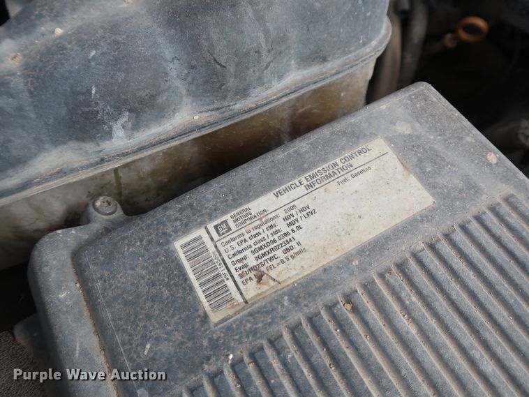 image for item DG4124 2009 Chevrolet Silverado 2500HD Crew Cab flatbed pickup truck