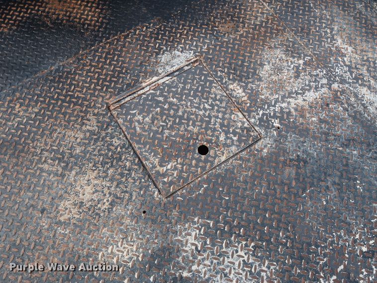 image for item DG4124 2009 Chevrolet Silverado 2500HD Crew Cab flatbed pickup truck