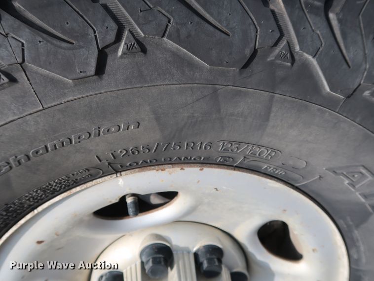 image for item DG4124 2009 Chevrolet Silverado 2500HD Crew Cab flatbed pickup truck