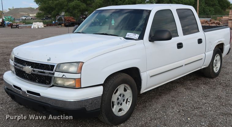 image for item DG4126 2007 Chevrolet Silverado 1500 Crew Cab pickup truck