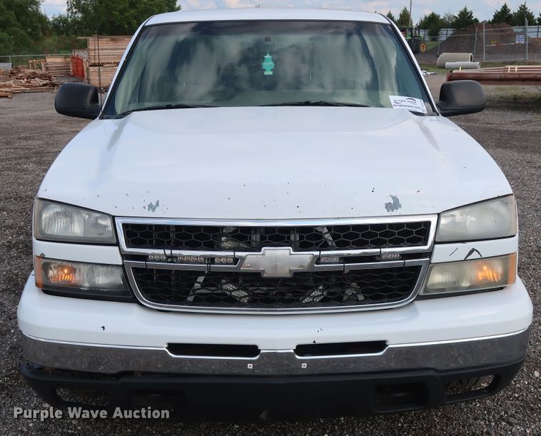 image for item DG4126 2007 Chevrolet Silverado 1500 Crew Cab pickup truck