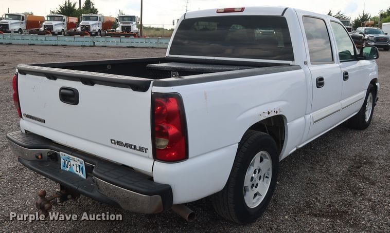 image for item DG4126 2007 Chevrolet Silverado 1500 Crew Cab pickup truck