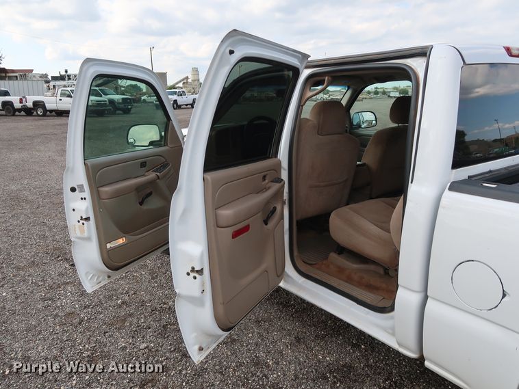 image for item DG4126 2007 Chevrolet Silverado 1500 Crew Cab pickup truck